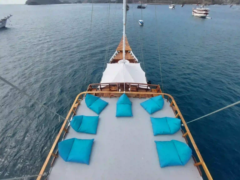 Sundeck Lady Grace Boat Komodo